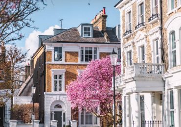 Une zone ANRU désigne un secteur urbain ciblé par l’Agence Nationale pour la Rénovation Urbaine. En effet, cette agence